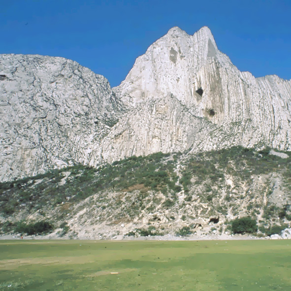 Explorar el Cañón de la Huasteca